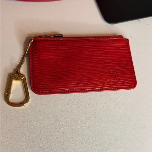 Louis Vuitton EPI Leather Petit Bucket PM Bag with Pouch - Picture 13 of 14